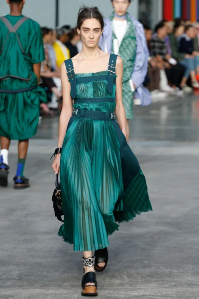 Look 25